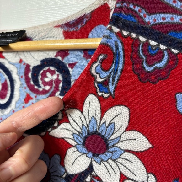 Talbots Audrey Sweater Large 100% Pure Merino Wool Long Sleeve Floral Red Blue - Picture 10 of 11